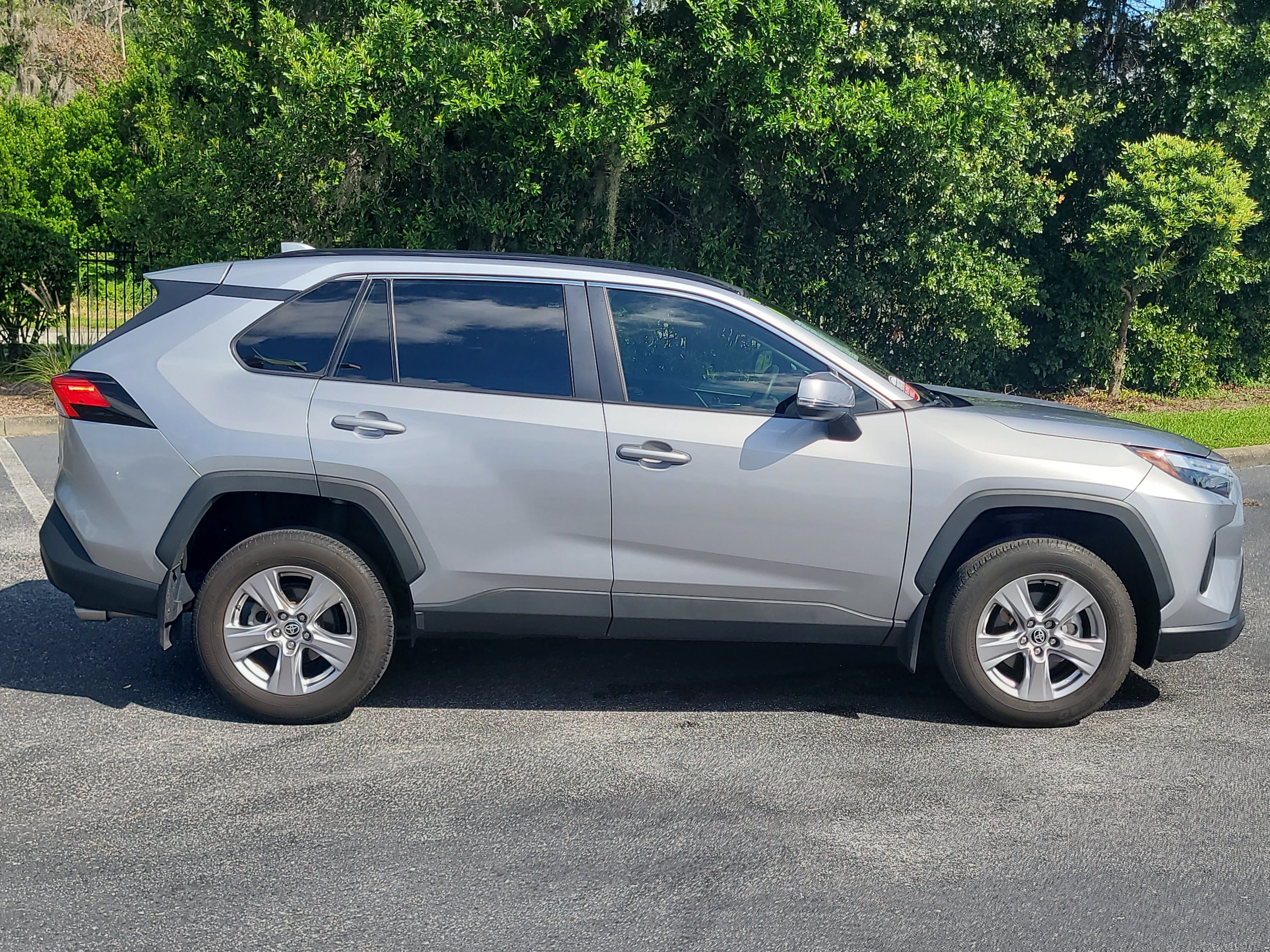 Certified 2025 Toyota RAV4 XLE FWD image 8