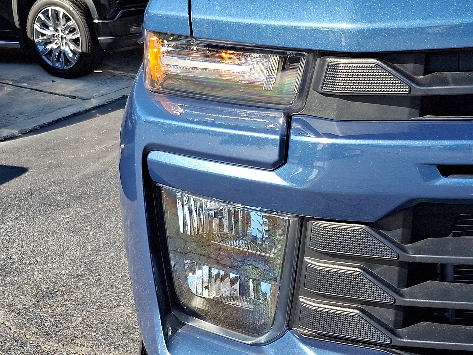 Used 2024 Chevrolet Silverado 2500 Custom w/ Custom Value Package AWD/4WD image 9