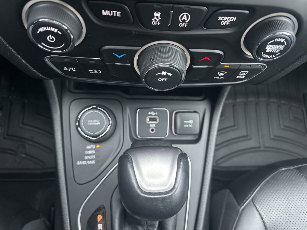 Used 2021 Jeep Cherokee Latitude Lux image 18