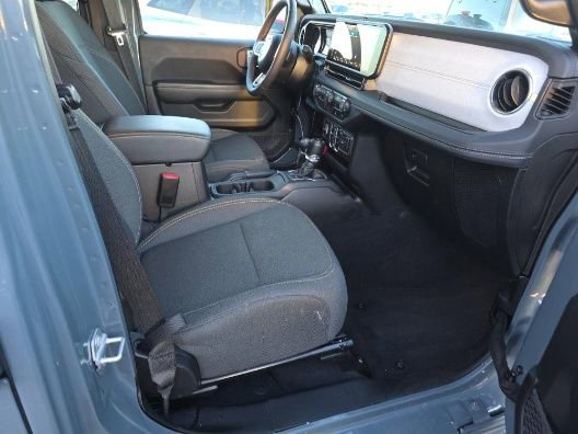 Used 2025 Jeep Wrangler Unlimited Sahara image 10