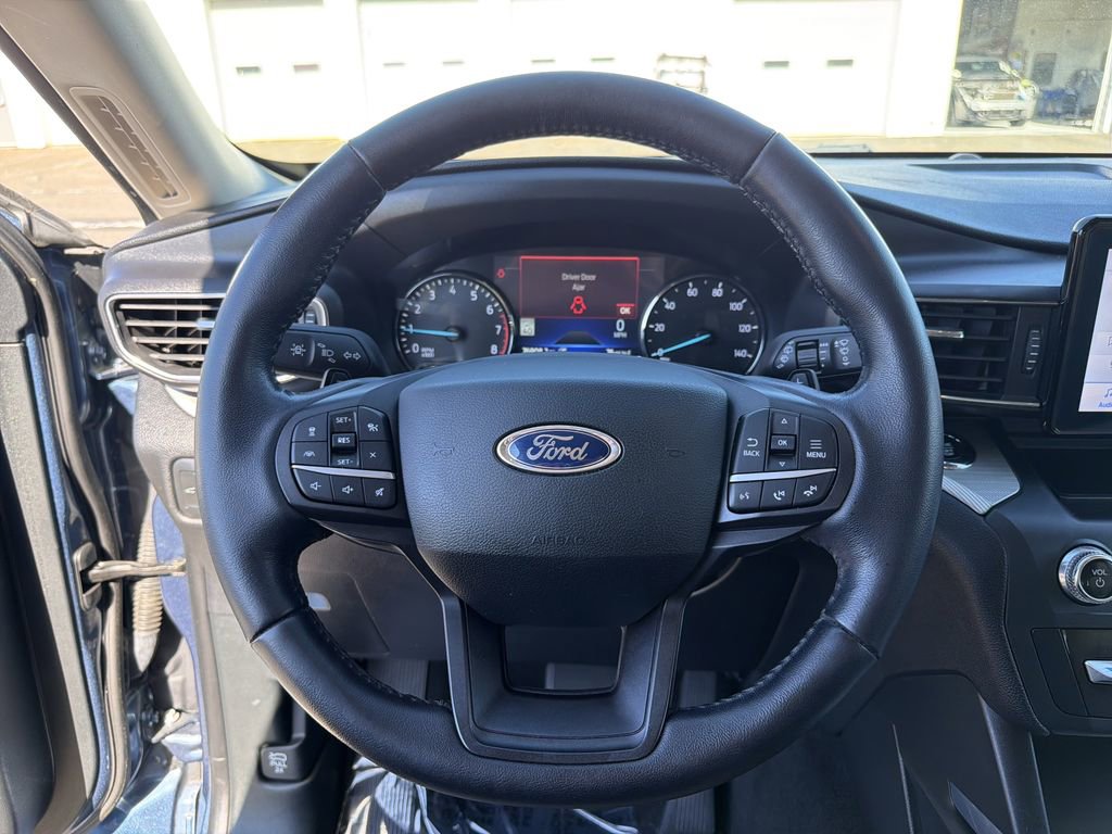Used 2020 Ford Explorer XLT w/ Equipment Group 202A image 22