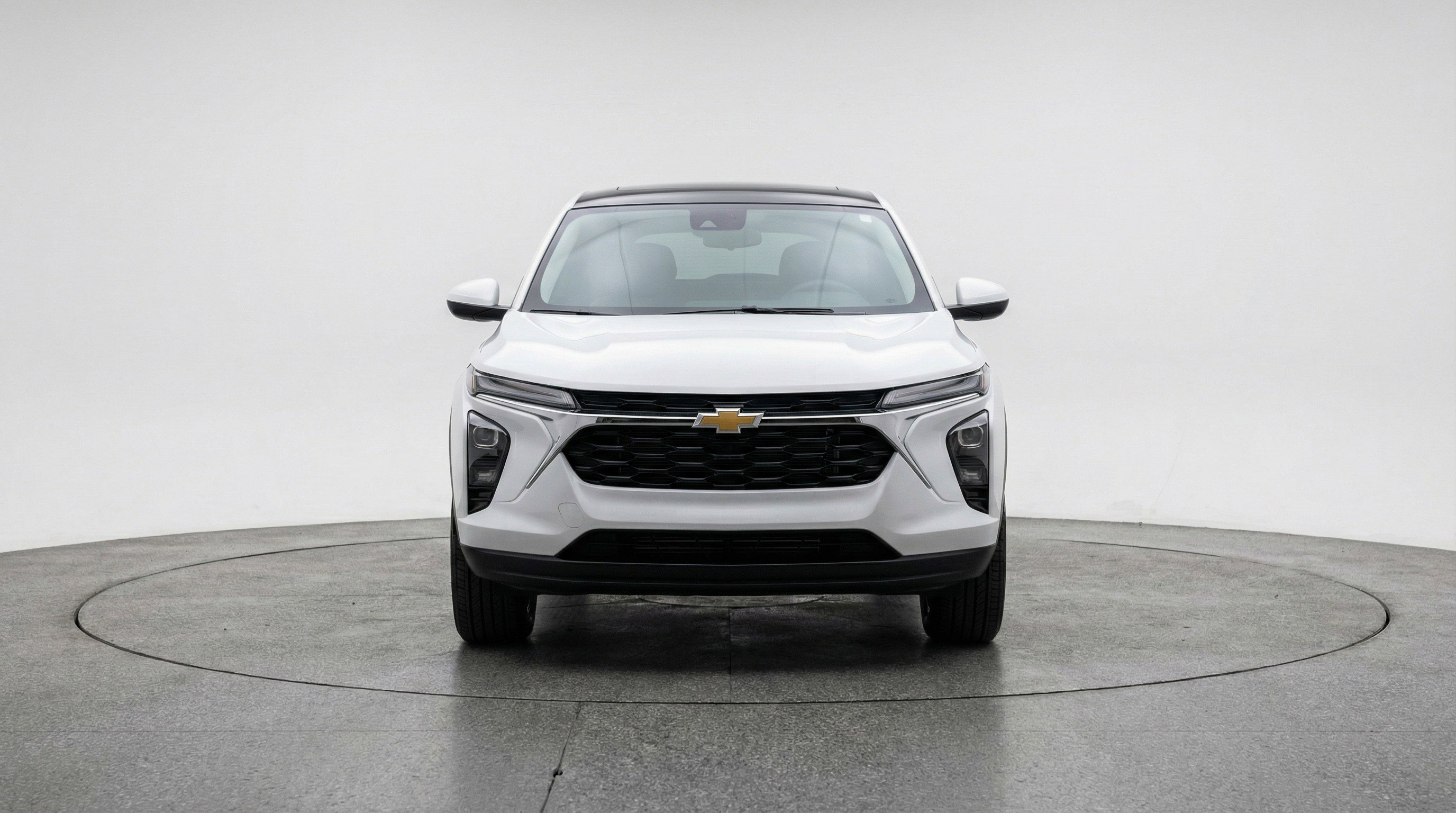 Used 2025 Chevrolet TrailBlazer LT FWD image 2