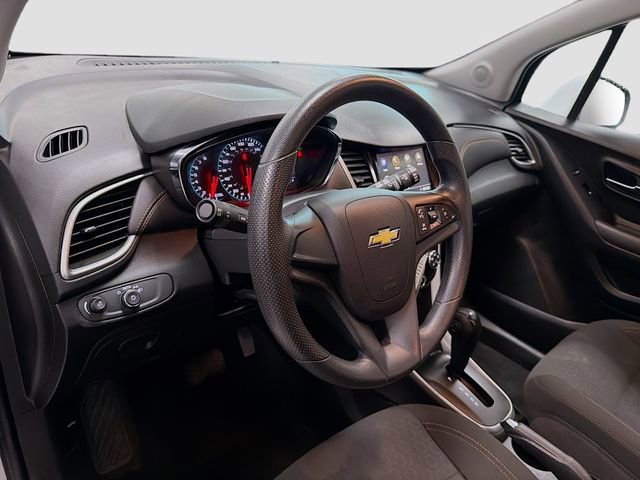 Used 2020 Chevrolet Trax LS image 11