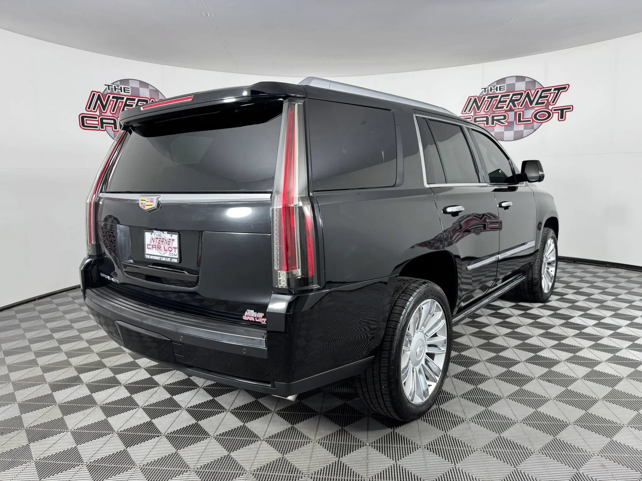 Used 2016 Cadillac Escalade Platinum AWD/4WD image 7
