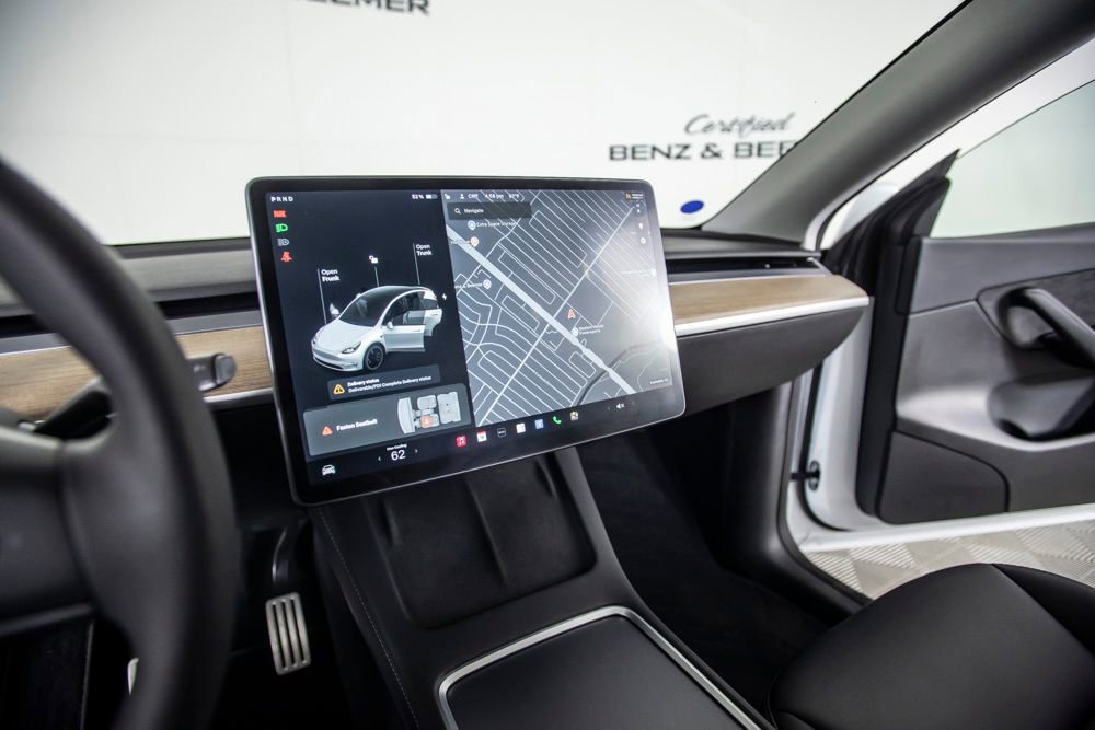 Used 2021 Tesla Model Y Performance AWD/4WD image 32