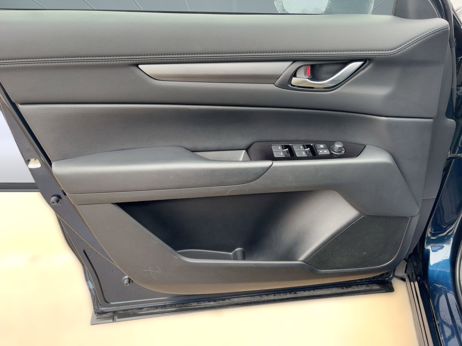 Used 2025 MAZDA CX-5 AWD 2.5 S w/ Preferred Package image 13