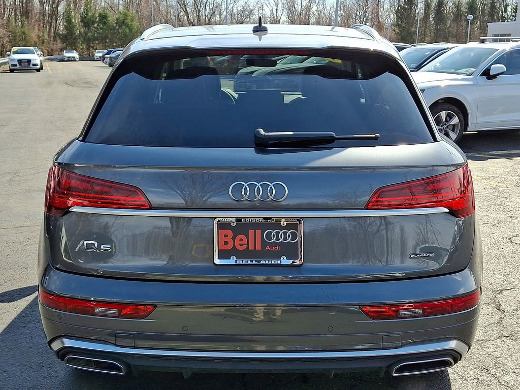 Used 2023 Audi Q5 e Premium w/ Convenience Package image 12