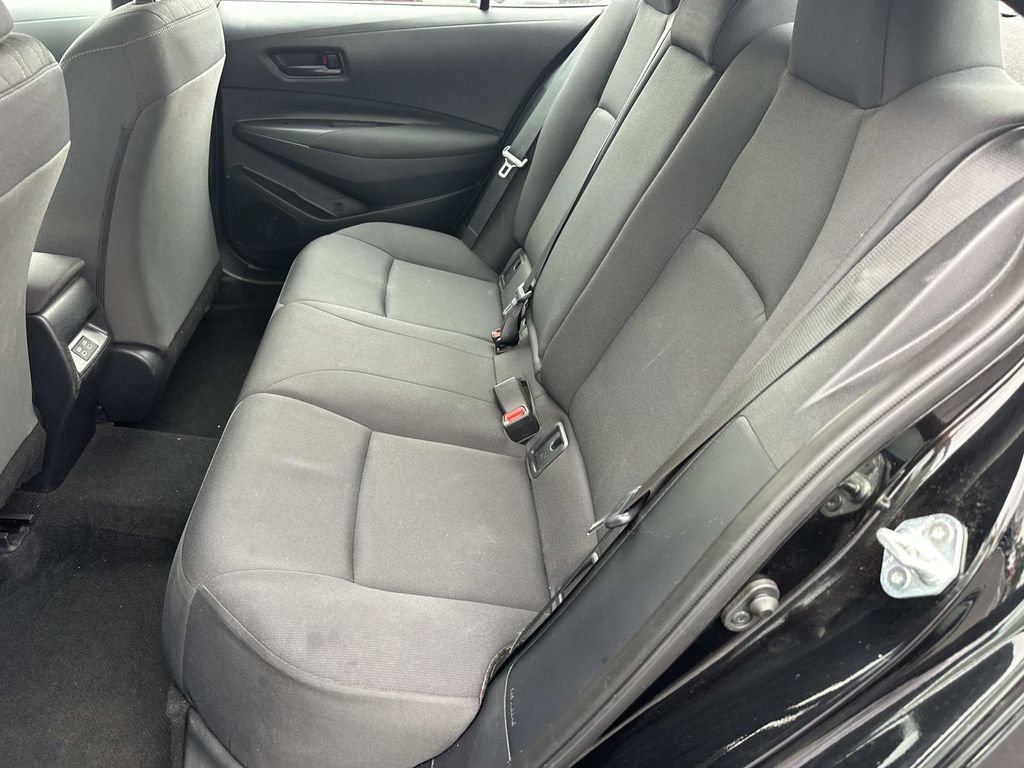 Used 2025 Toyota Corolla LE FWD image 11