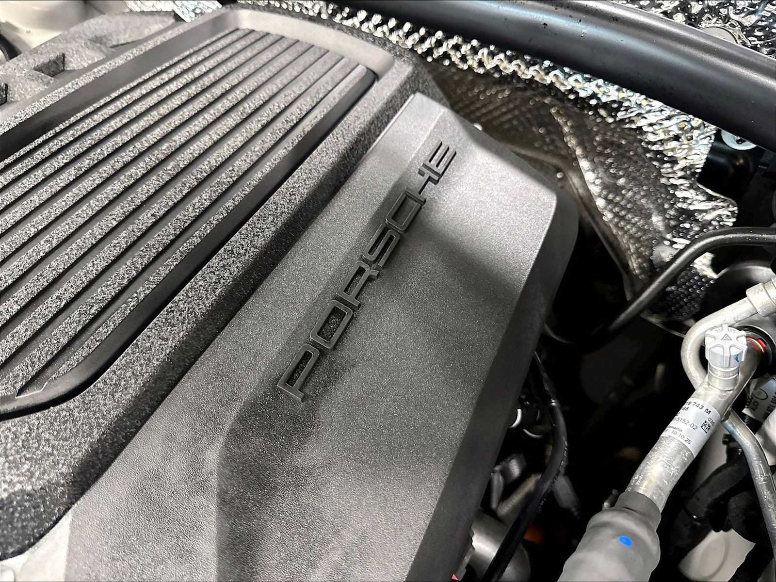 Used 2026 Porsche Macan AWD/4WD image 37