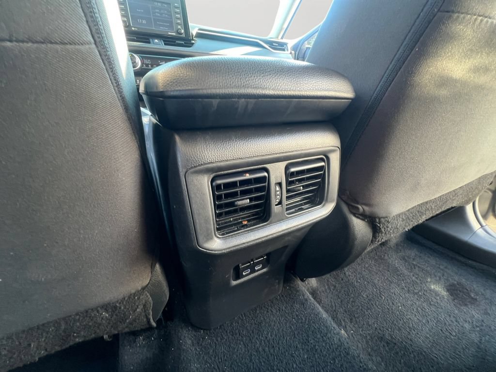 Used 2022 Toyota RAV4 XLE AWD/4WD image 28