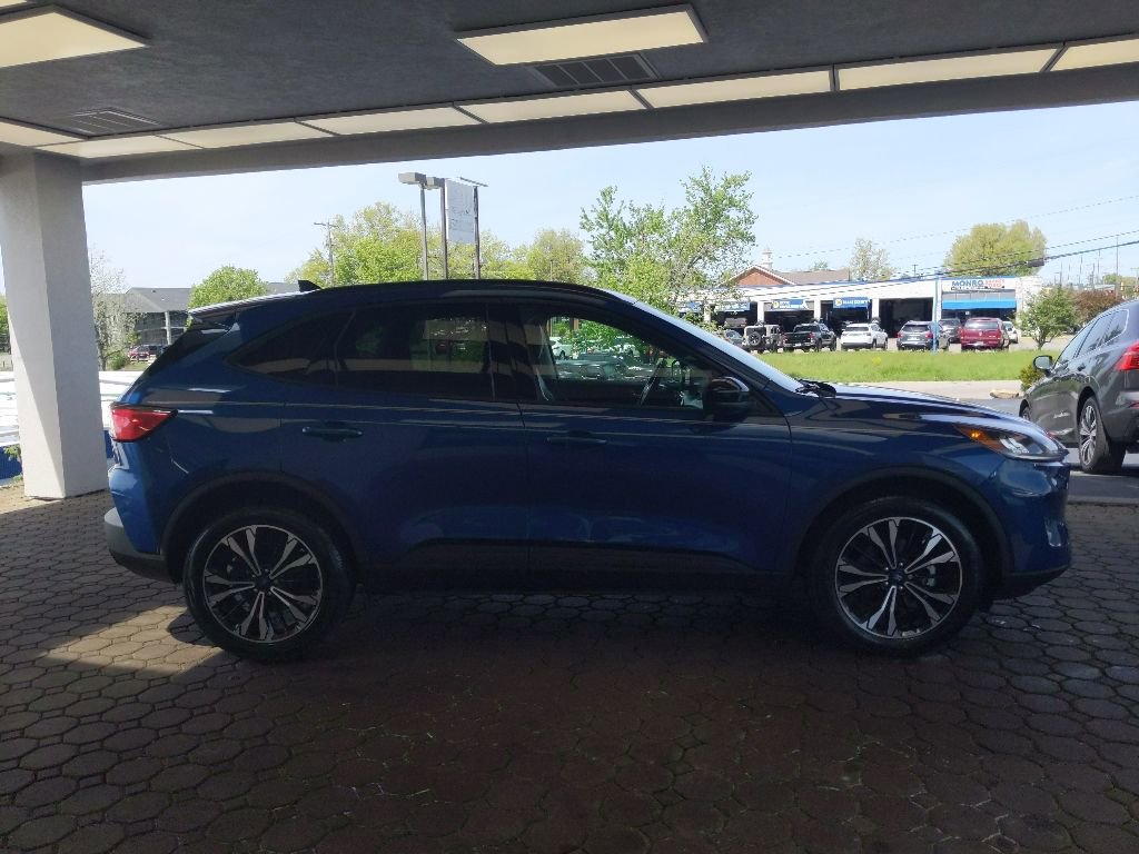 Used 2022 Ford Escape SEL w/ SEL Stealth AWD Package image 5