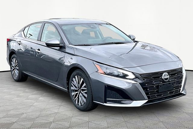 Used 2024 Nissan Altima 2.5 SV w/ SV Premium Package