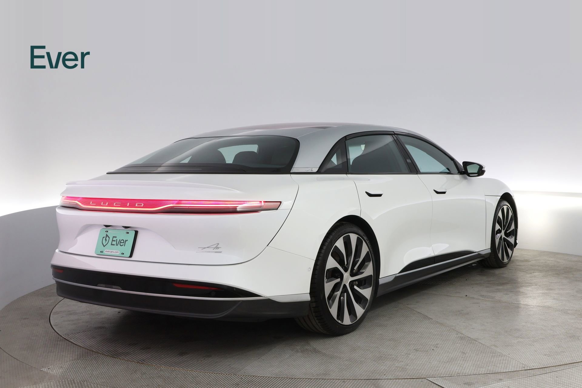 Used 2023 Lucid Air Touring image 3