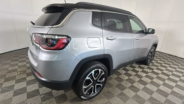 Used 2024 Jeep Compass Limited AWD/4WD image 2