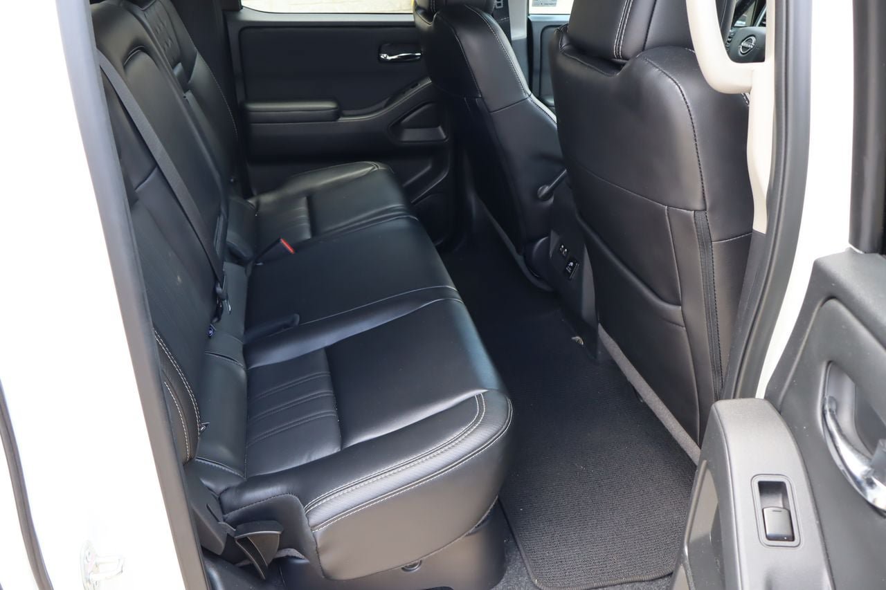 Used 2024 Nissan Frontier SL w/ Technology Package RWD image 18