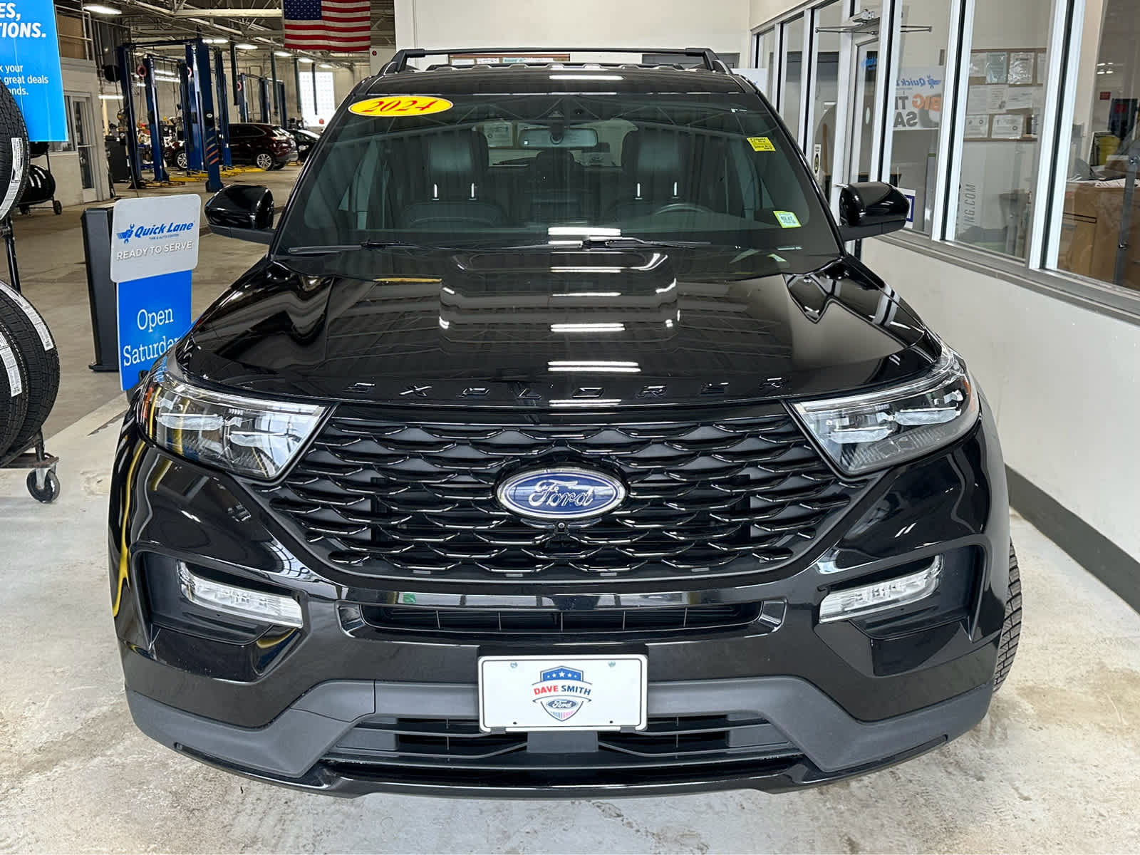 Used 2024 Ford Explorer ST-Line w/ Class IV Trailer Tow Package AWD/4WD image 2