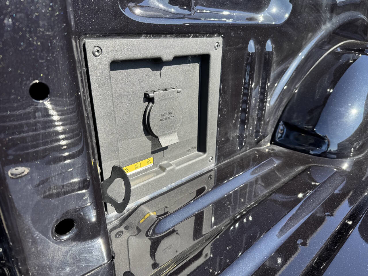 Used 2025 Ford F150 Lariat image 17