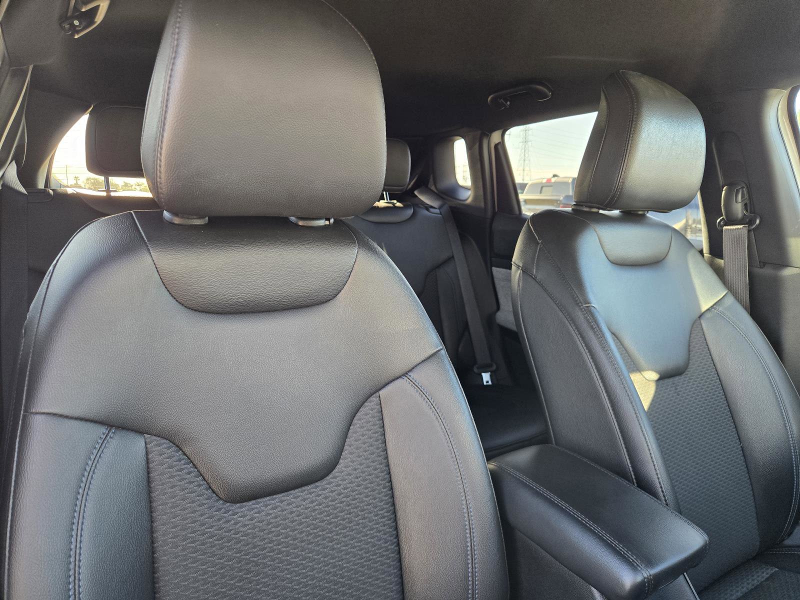 Used 2024 Jeep Compass Latitude AWD/4WD image 32