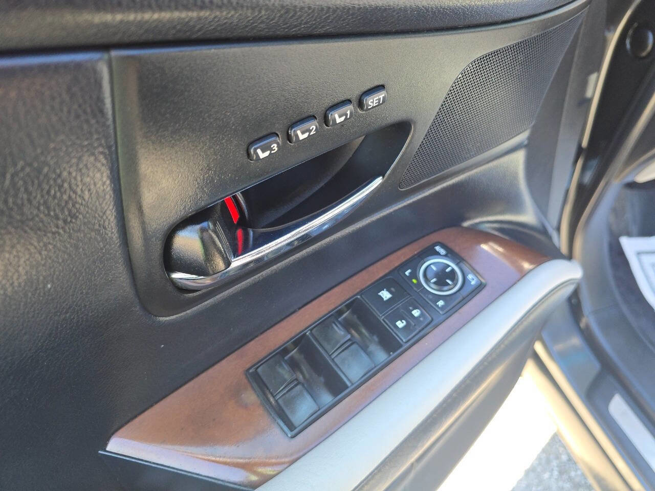 Used 2011 Lexus RX 450h AWD w/ Luxury Pkg image 5