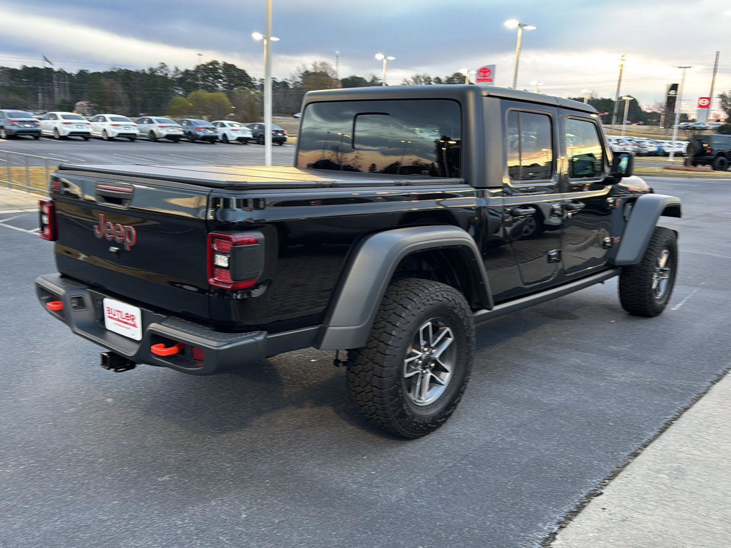 Used 2024 Jeep Gladiator Mojave w/ Technology Group image 5