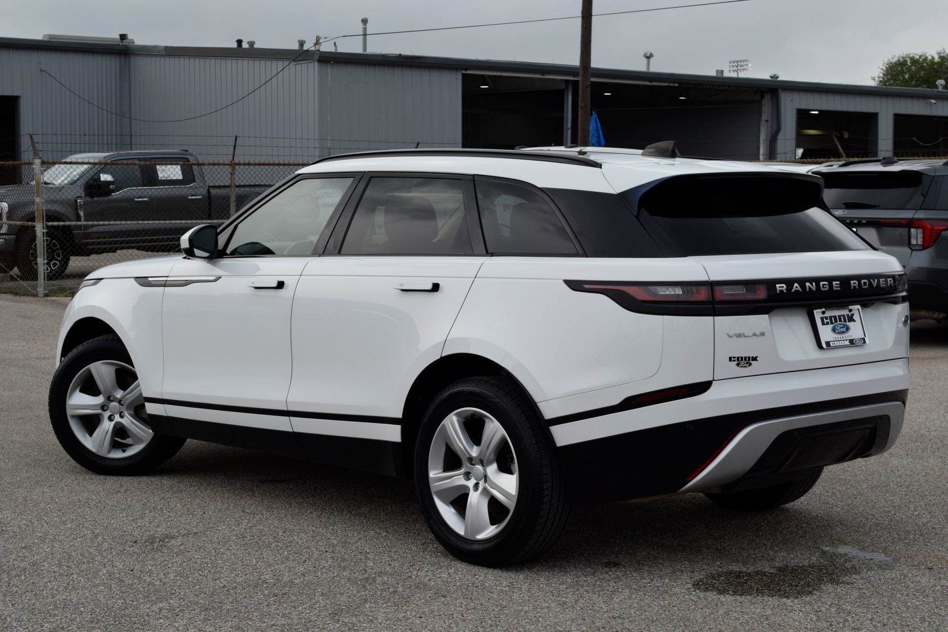 Used 2022 Land Rover Range Rover Velar S AWD/4WD image 4