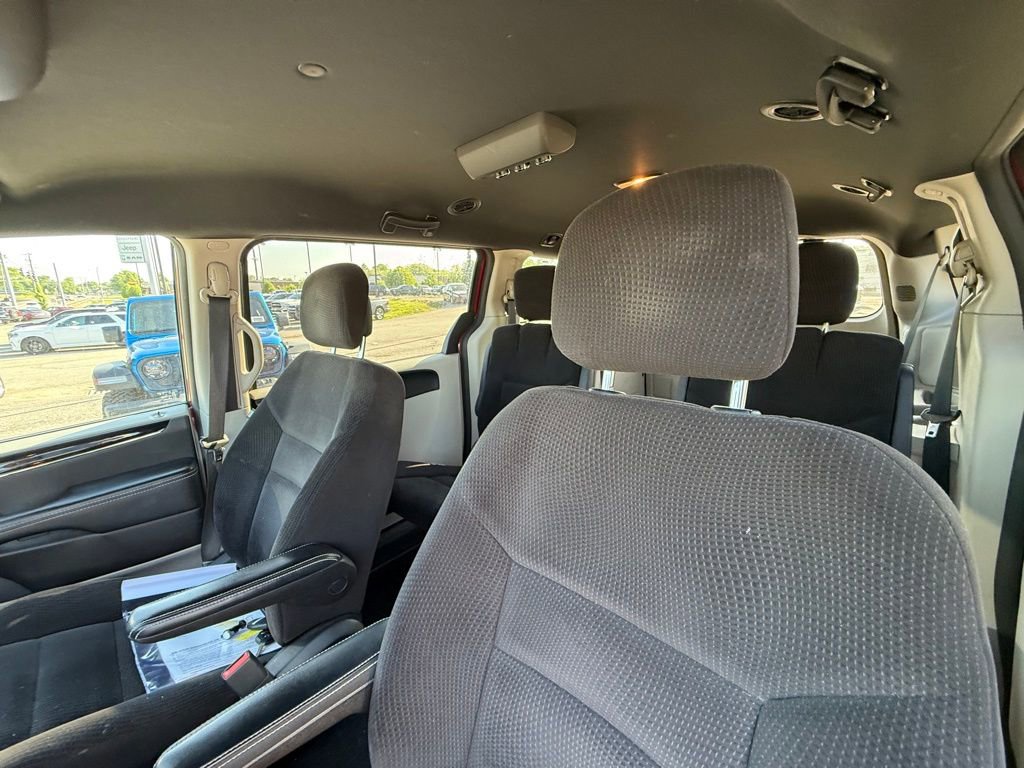 Used 2014 Dodge Grand Caravan SE image 14