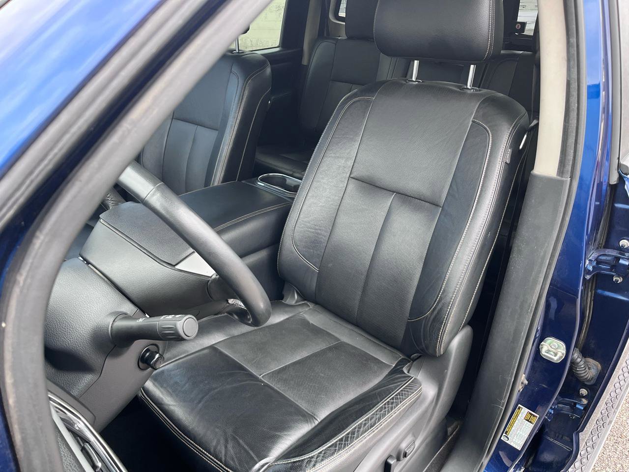 Used 2017 Nissan Titan SL image 22