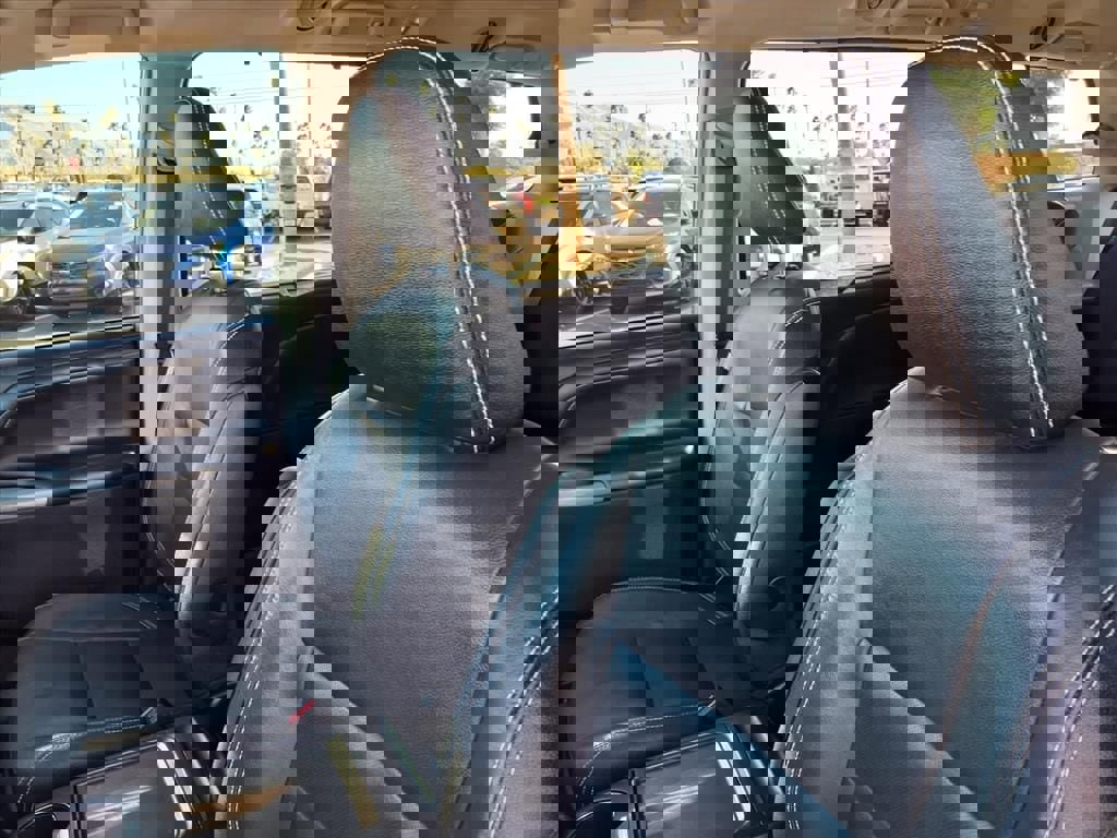 Used 2016 Toyota Sienna L image 27