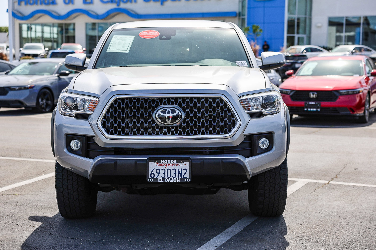 Used 2018 Toyota Tacoma TRD Off-Road w/ Technology Package image 17