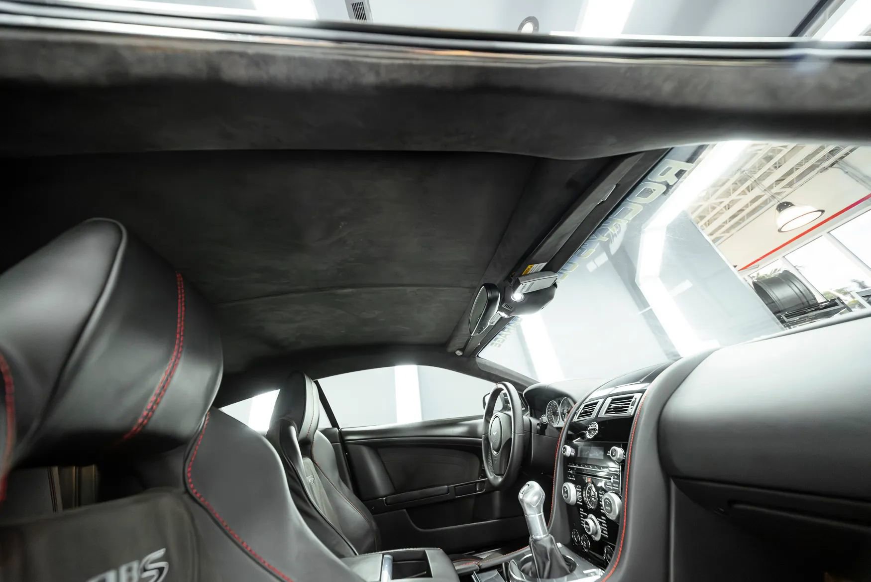 Used 2009 Aston Martin DBS Coupe RWD image 30