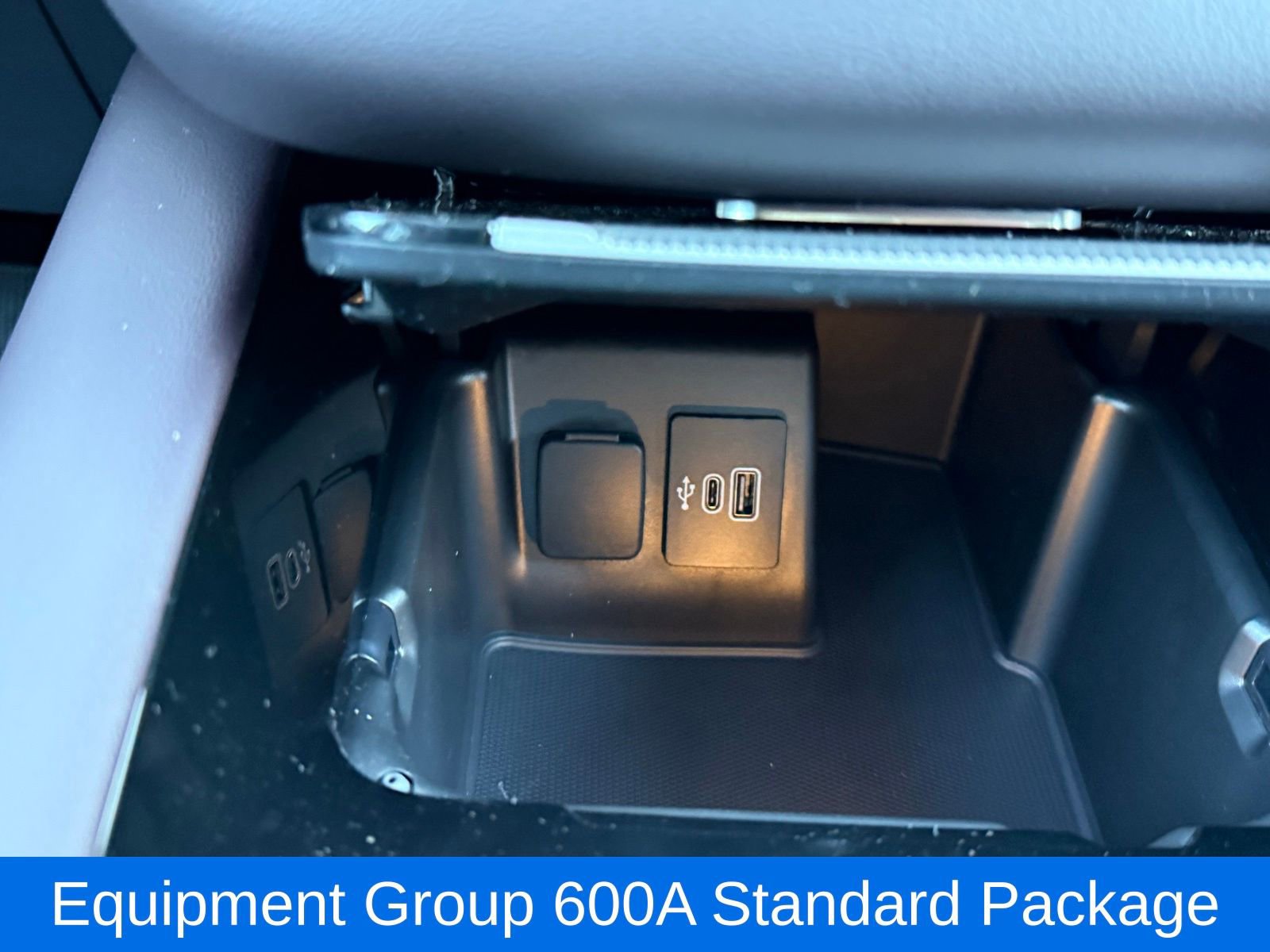 Used 2025 Ford Explorer Platinum w/ LUX Leather Package image 31