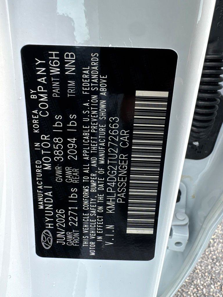 New 2026 Hyundai Elantra Limited FWD image 9