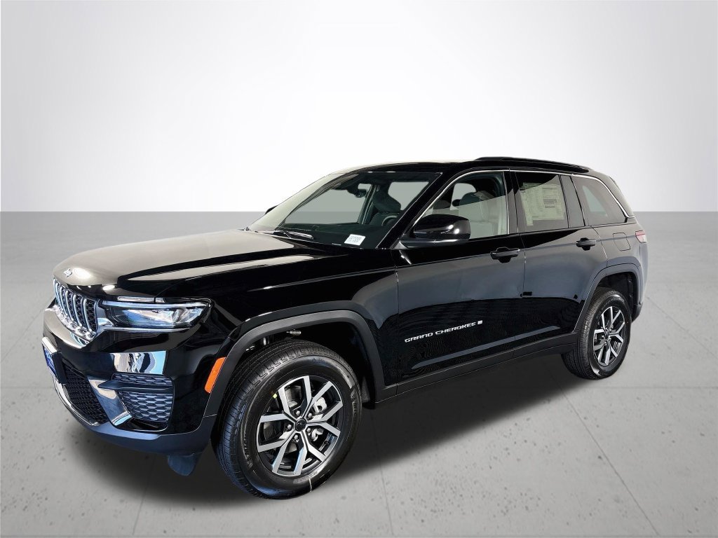 New 2027 Jeep Grand Cherokee Laredo X RWD image 2