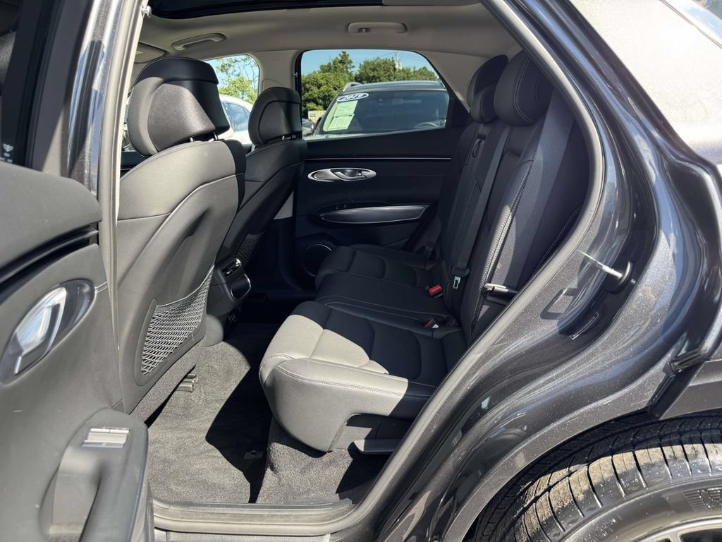 Certified 2024 Genesis GV70 2.5T w/ Select Package AWD/4WD image 11