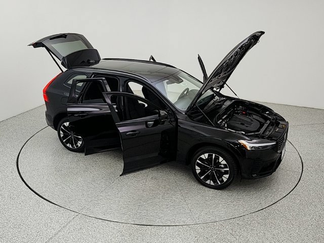 Certified 2026 Volvo XC60 B5 Plus AWD/4WD image 40
