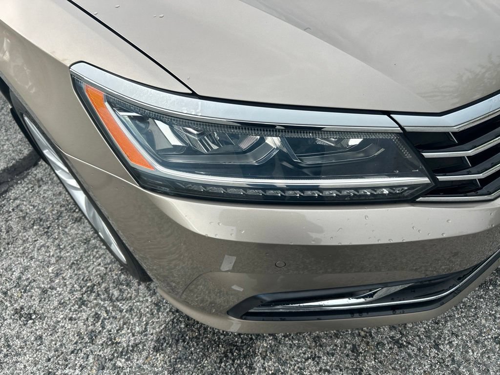 Used 2016 Volkswagen Passat 1.8T SEL Premium FWD image 21