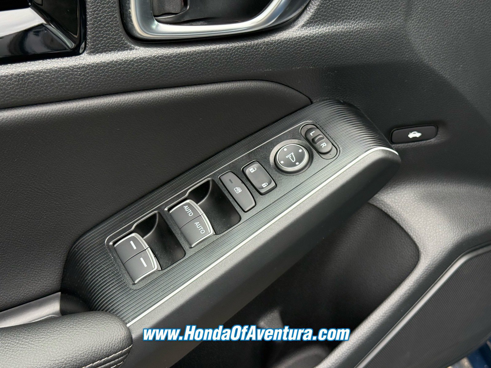 Certified 2025 Honda Civic Sport image 27