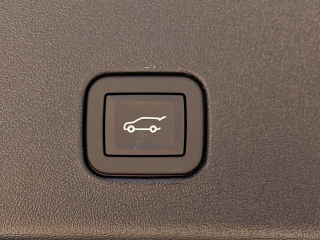 New 2026 Cadillac Optiq V w/ Carbon Fiber Package AWD/4WD image 25