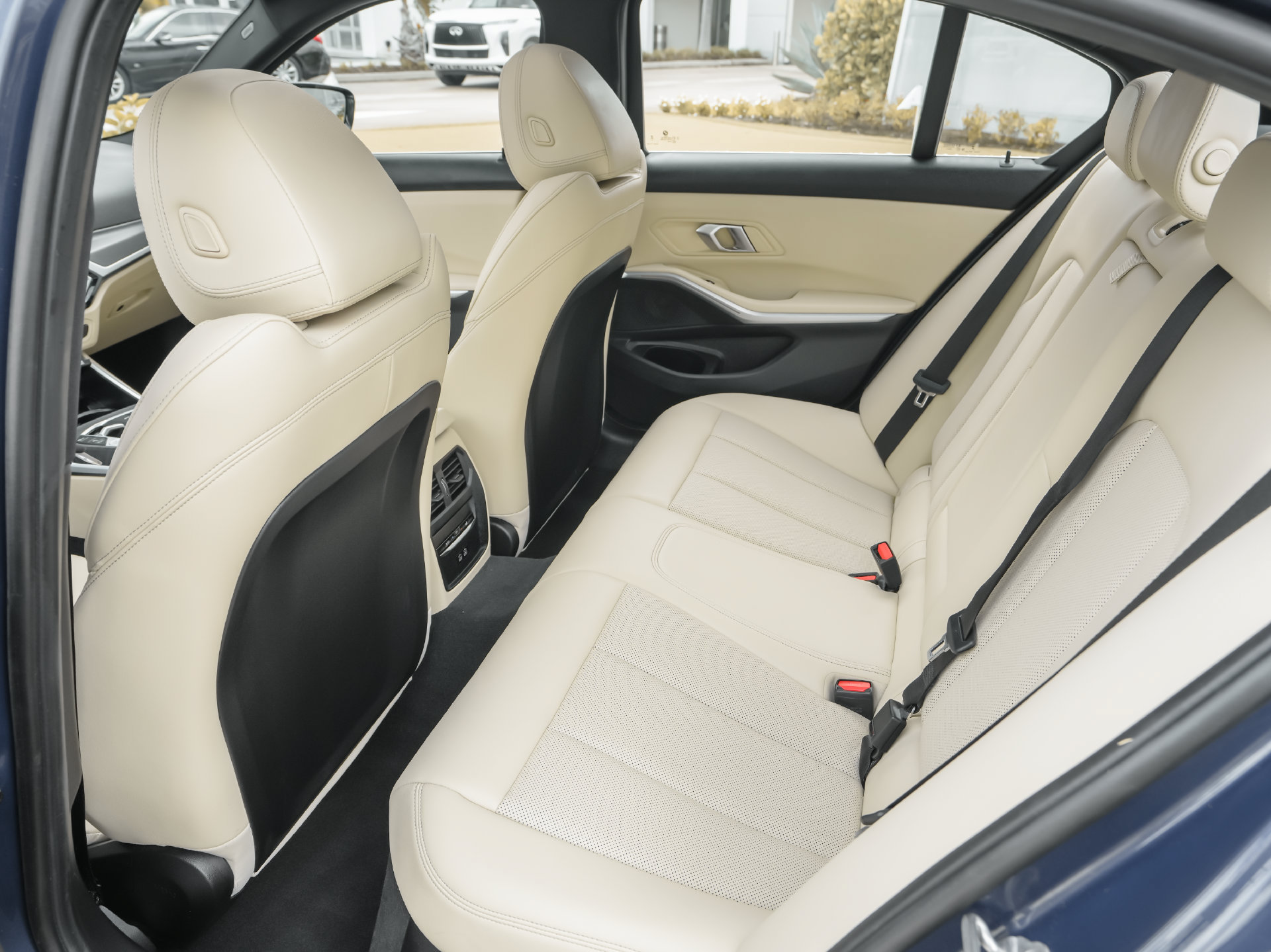 Used 2024 BMW 330i Sedan w/ Convenience Package RWD image 6