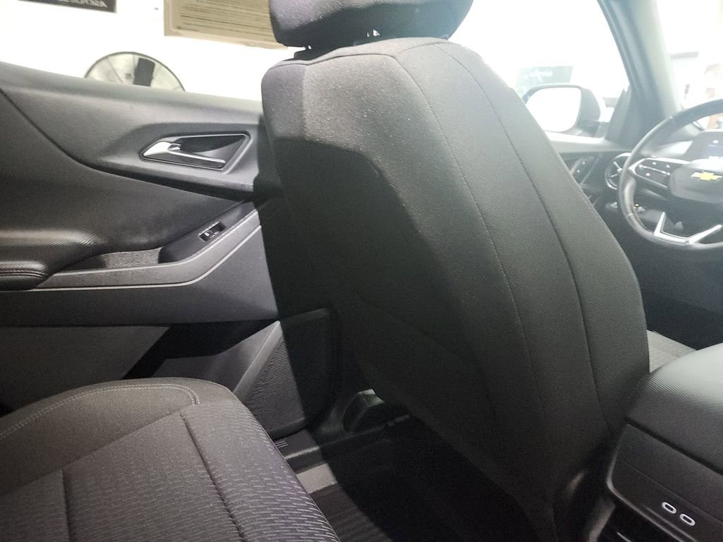 Used 2026 Chevrolet Equinox LT AWD/4WD image 13
