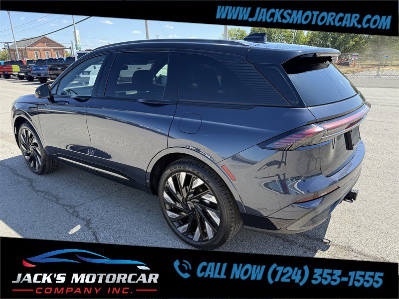 Used 2024 Lincoln Nautilus Reserve w/ Jet Appearance Package (87T) image 6