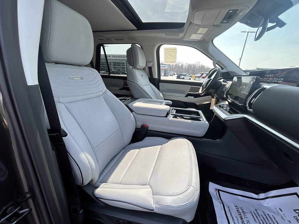 New 2026 Ford Expedition Platinum image 32