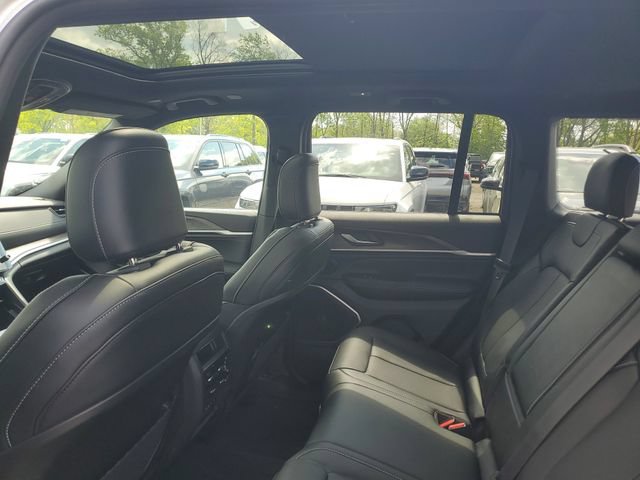 New 2026 Jeep Grand Cherokee Limited AWD/4WD image 10