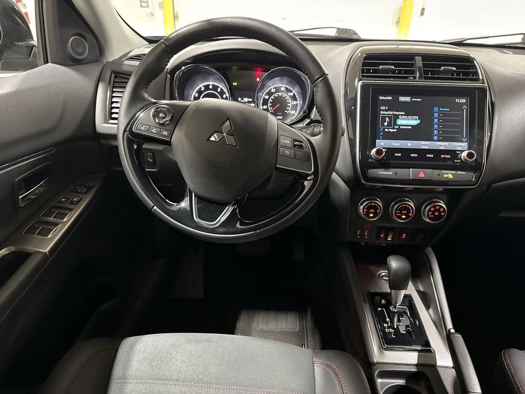 Used 2025 Mitsubishi Outlander Sport ES AWD/4WD image 11