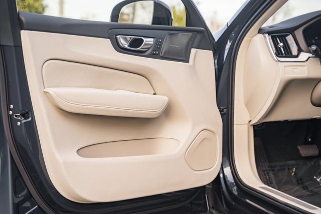 New 2026 Volvo XC60 B5 Ultra w/ Protection Package Premier image 38
