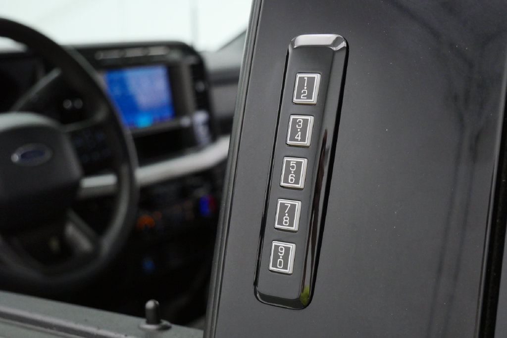 Used 2023 Ford F250 XLT AWD/4WD image 16