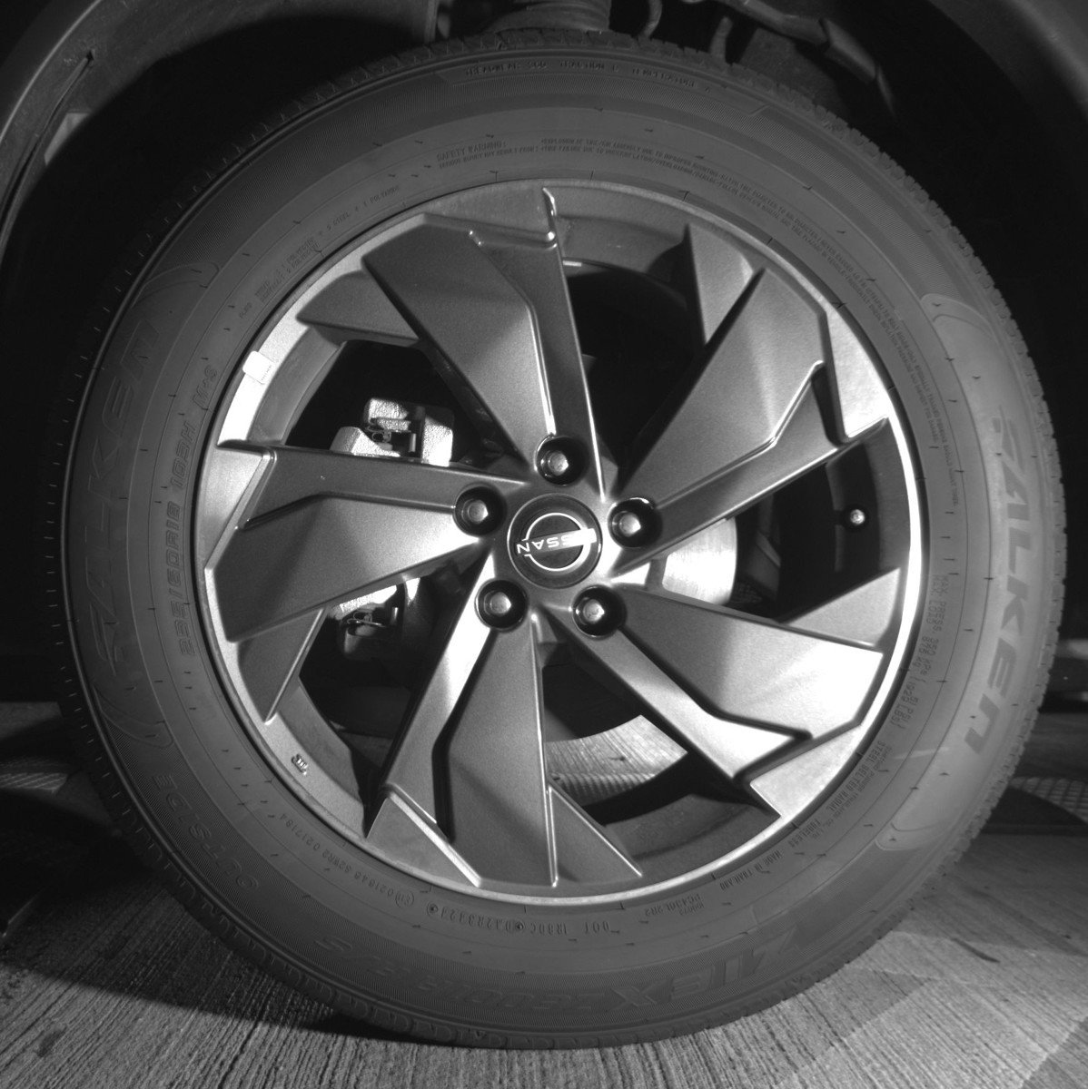 Used 2025 Nissan Rogue SV FWD image 12