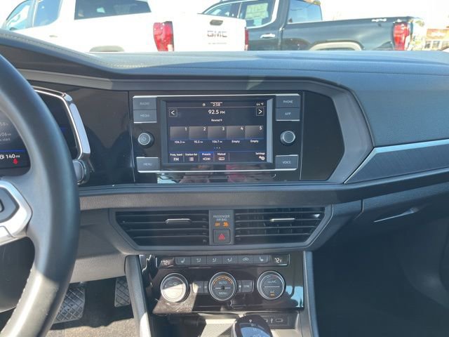 Used 2022 Volkswagen Jetta SE image 15