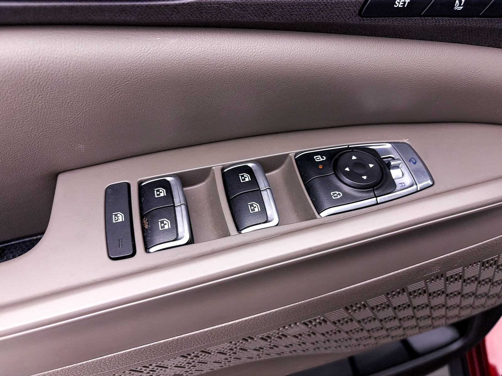 Certified 2025 Kia Carnival EX image 17