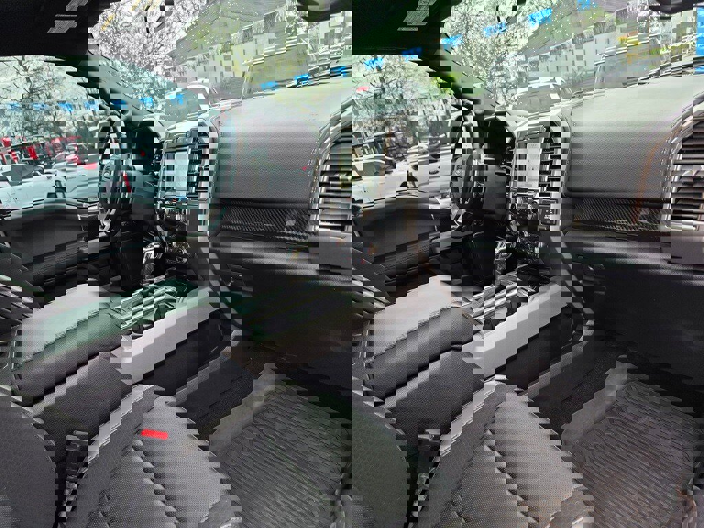 Used 2020 Ford F150 Raptor w/ Equipment Group 802A Luxury image 28